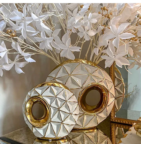 GEOMETRIC GOLD ACCENT VASE
