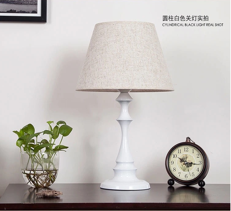 North European and American Smelt Iron Table lamp