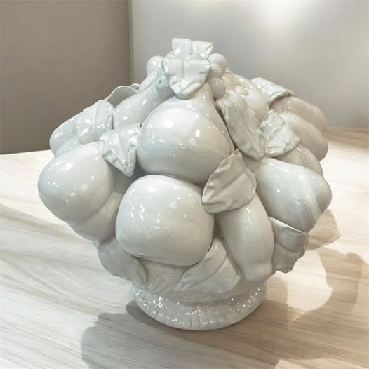 Fruit center in white glazed ceramic Manises, mid-twentieth century