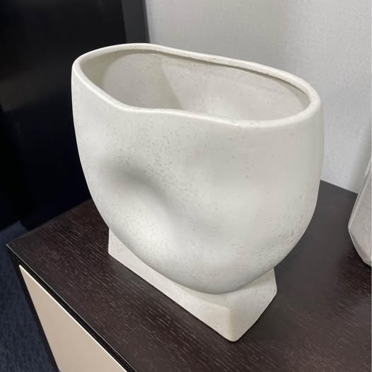 Large Artistic Flower Pot 255x130x240mm