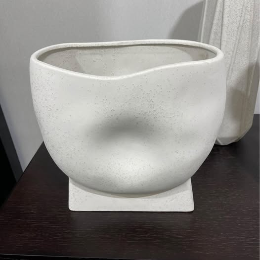 Large Artistic Flower Pot 255x130x240mm