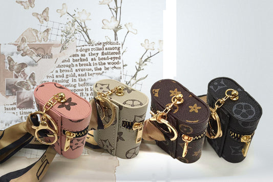 Chain Mini Headphone Bag, Light Luxury